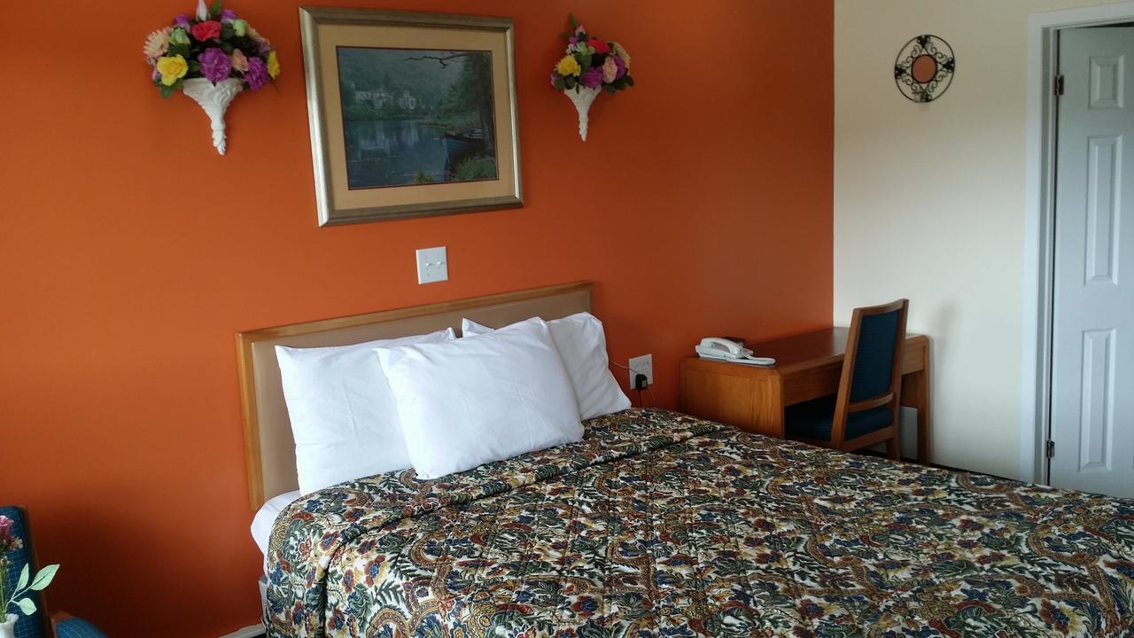 River Mist Inn Sturgeon Falls Esterno foto