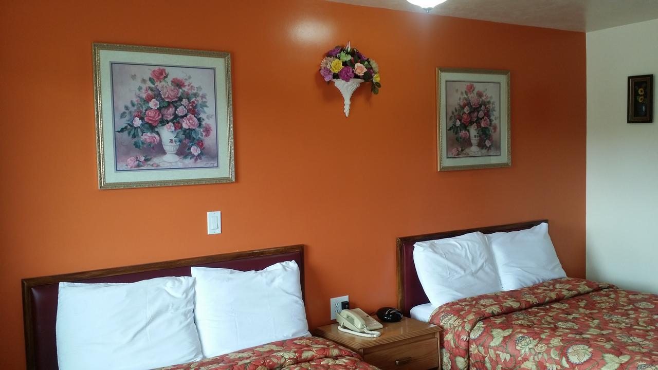 River Mist Inn Sturgeon Falls Esterno foto