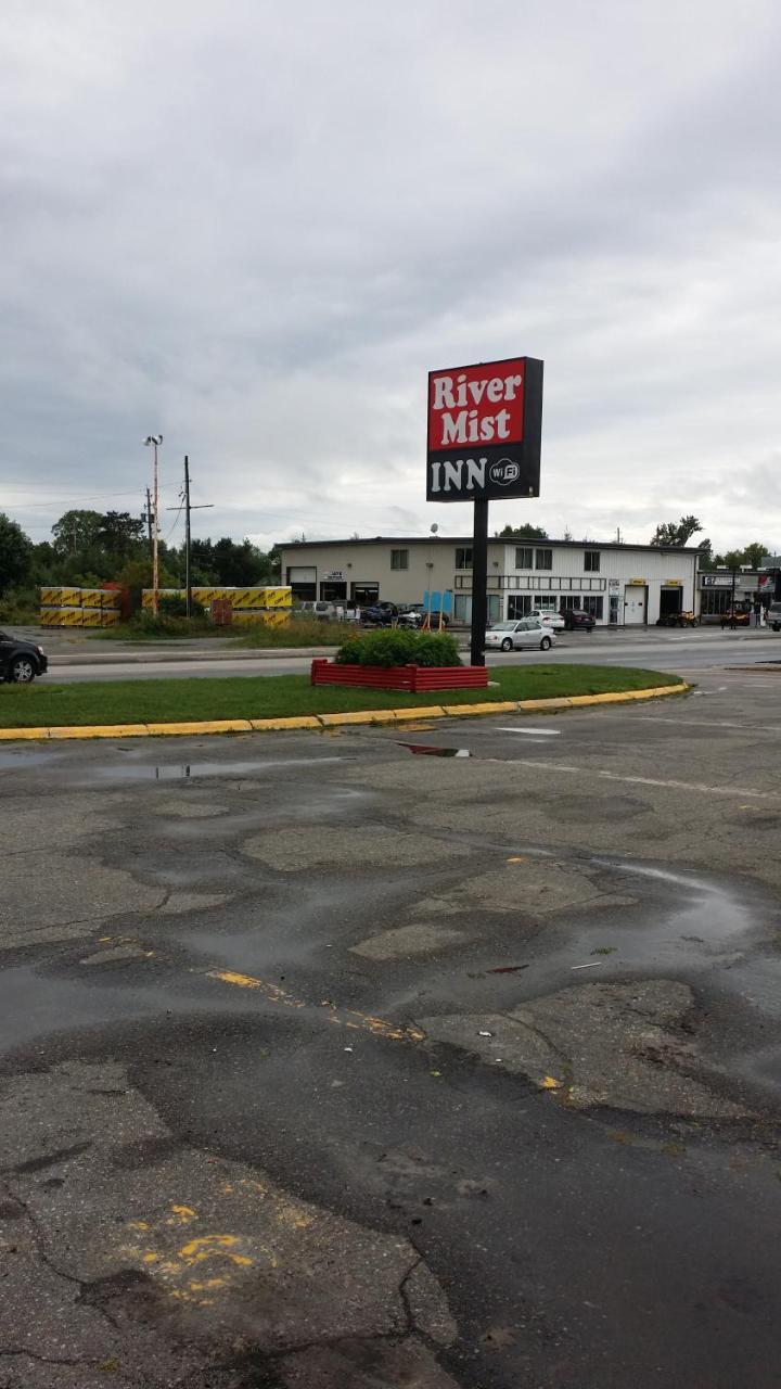 River Mist Inn Sturgeon Falls Esterno foto