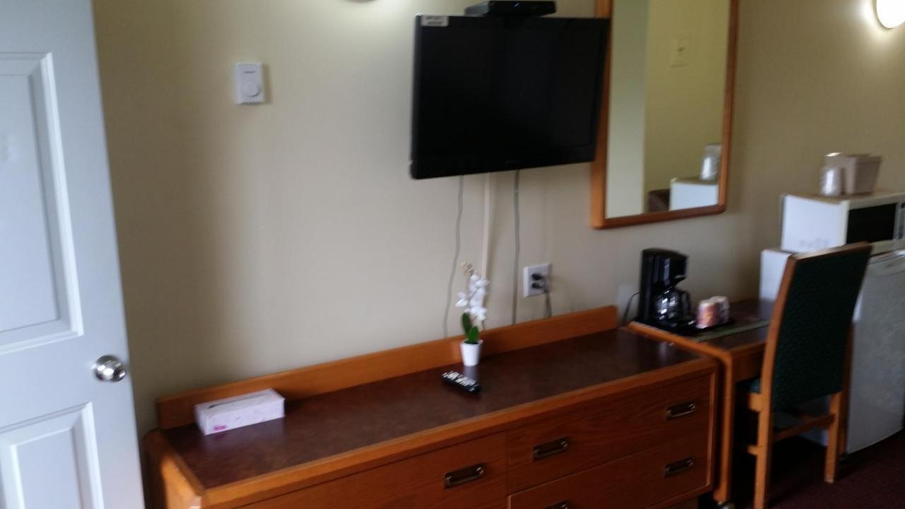 River Mist Inn Sturgeon Falls Esterno foto