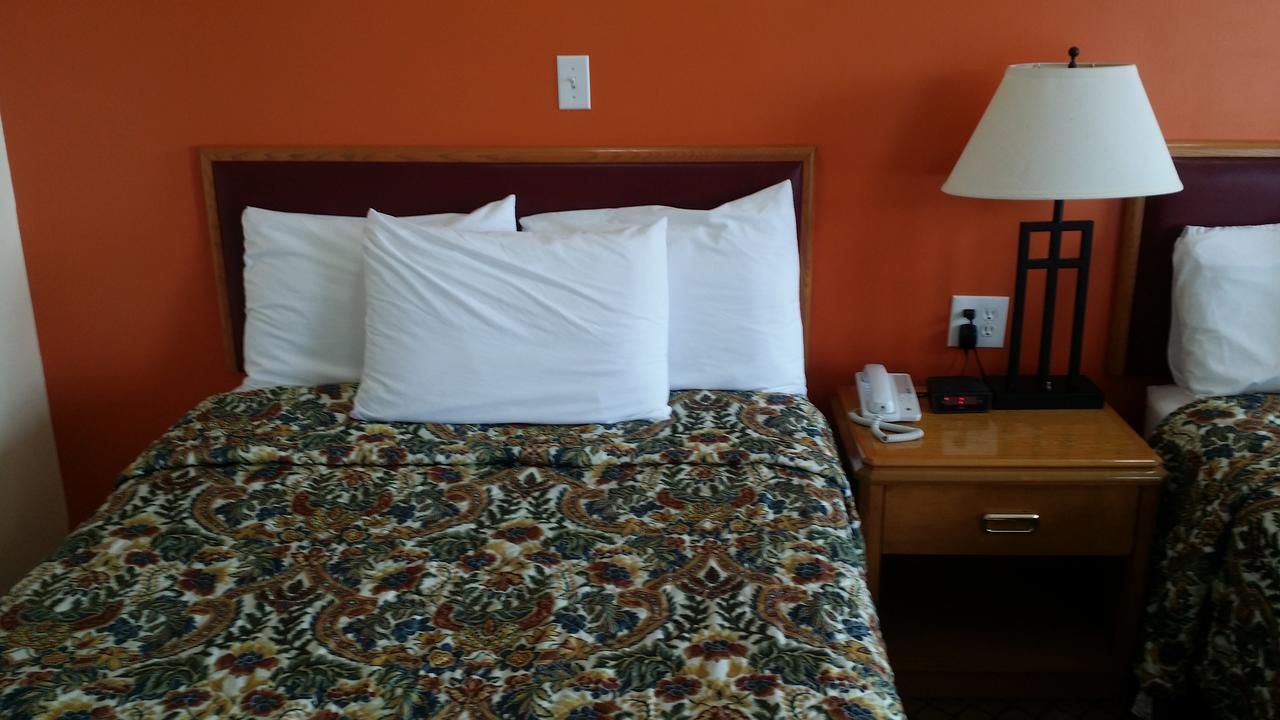 River Mist Inn Sturgeon Falls Esterno foto