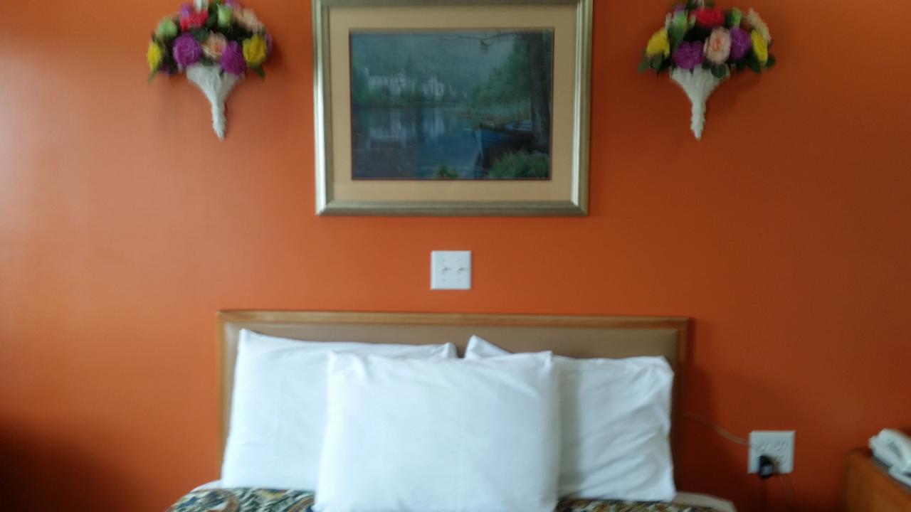River Mist Inn Sturgeon Falls Esterno foto