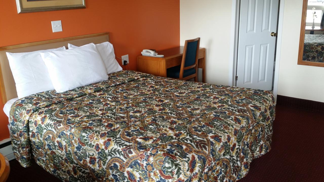 River Mist Inn Sturgeon Falls Esterno foto