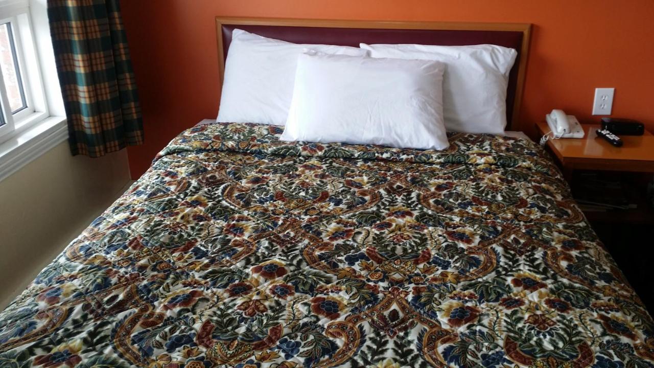 River Mist Inn Sturgeon Falls Esterno foto