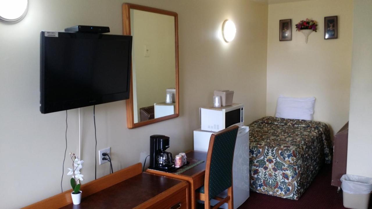River Mist Inn Sturgeon Falls Esterno foto