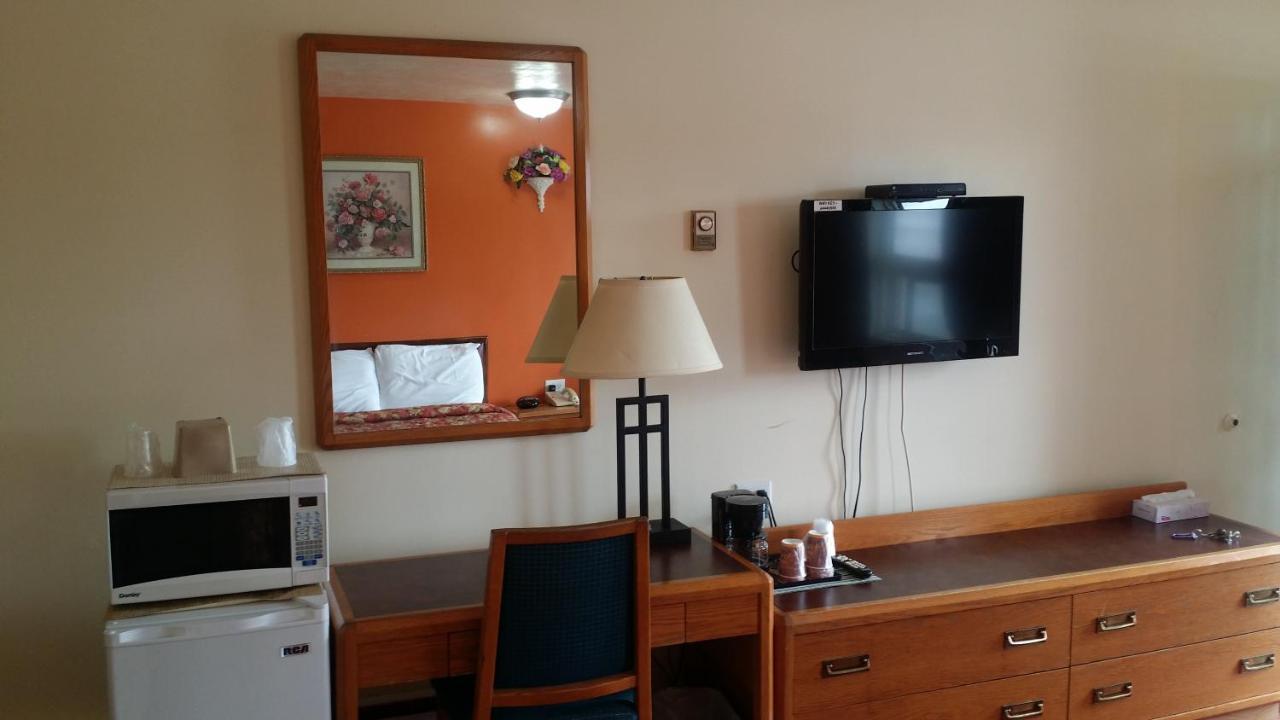 River Mist Inn Sturgeon Falls Esterno foto