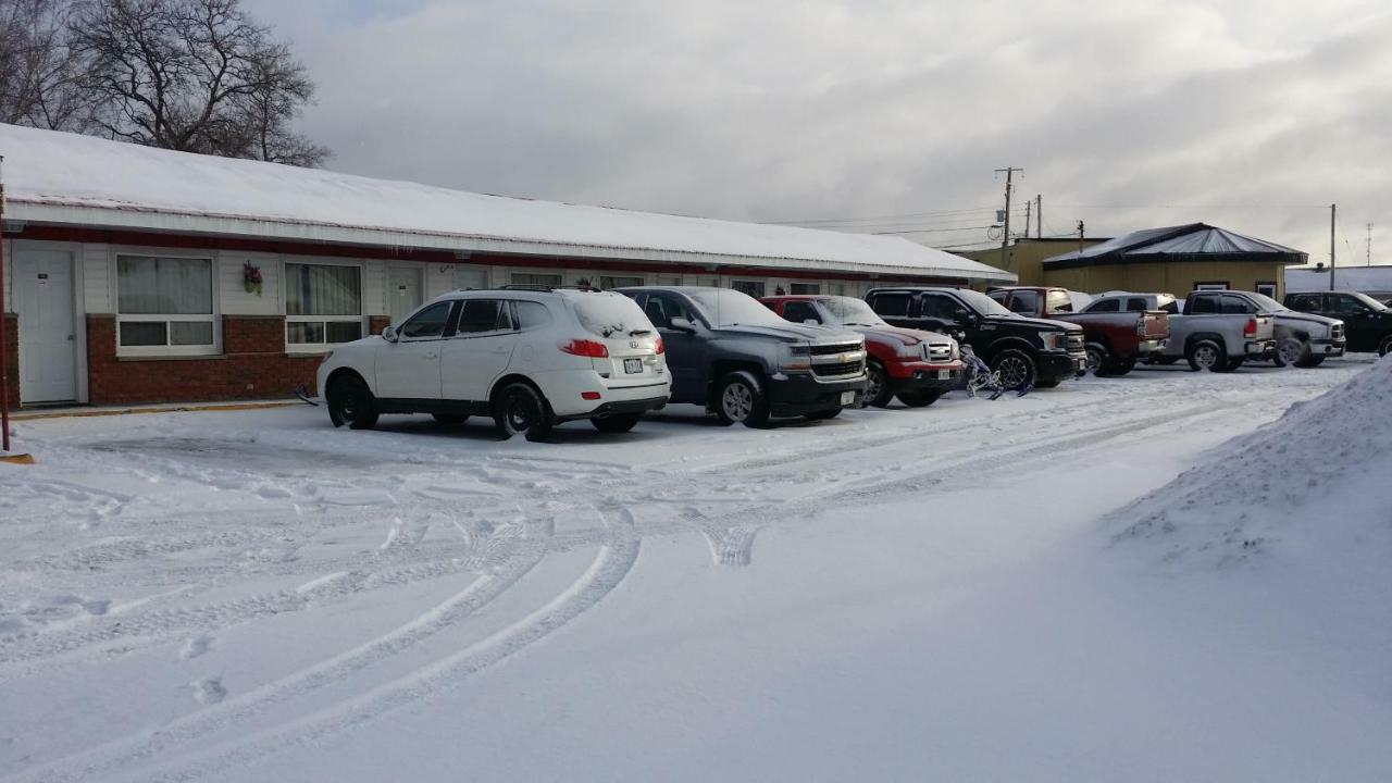 River Mist Inn Sturgeon Falls Esterno foto