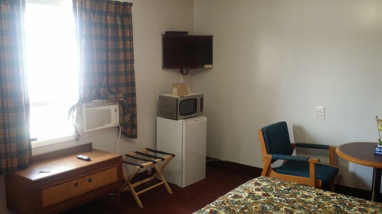 River Mist Inn Sturgeon Falls Esterno foto