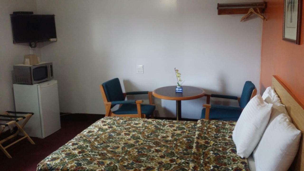 River Mist Inn Sturgeon Falls Esterno foto