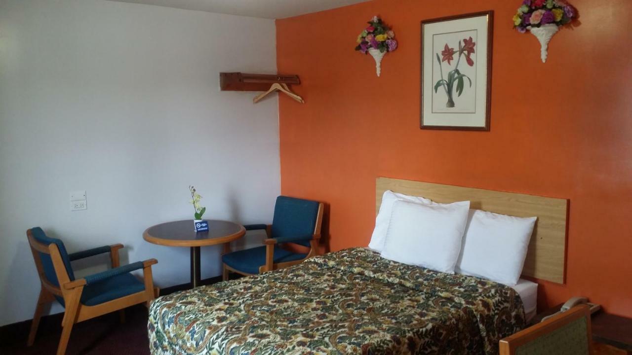 River Mist Inn Sturgeon Falls Esterno foto