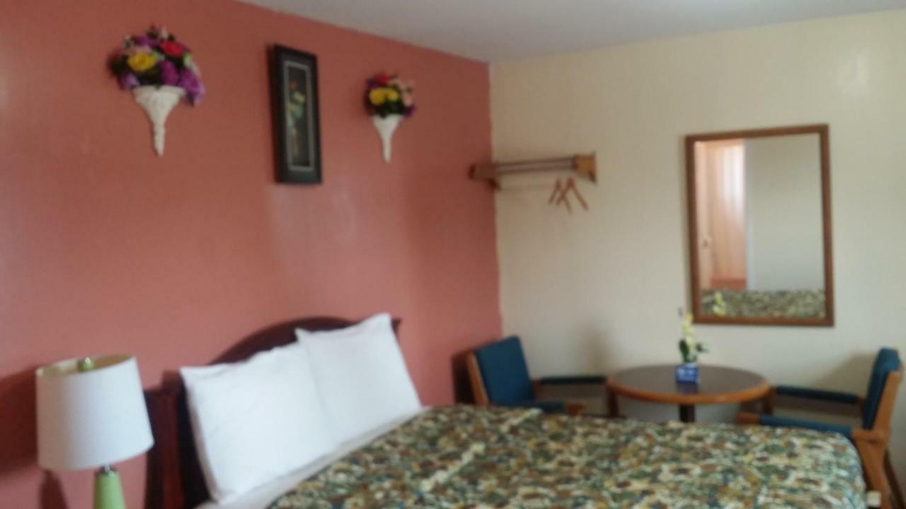 River Mist Inn Sturgeon Falls Esterno foto