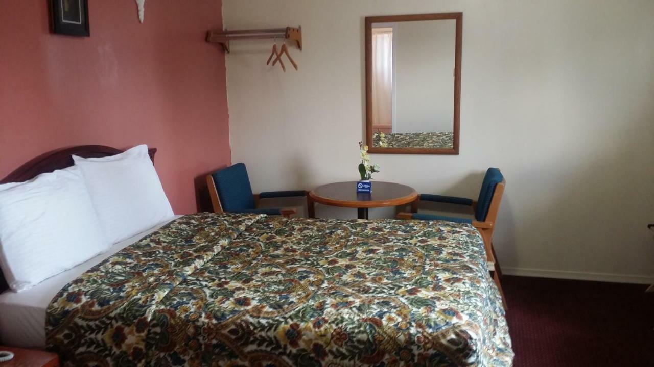River Mist Inn Sturgeon Falls Esterno foto